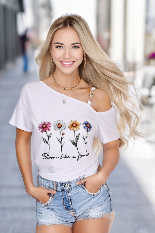 Bloom Like a Flower Baskı ve Taş İşlemeli Beyaz Kadın Tişört - Çiçek Gibi Aç  - Pia Velle